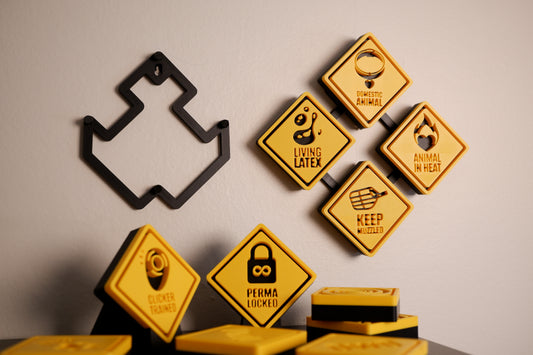 Mini four- piece hanger