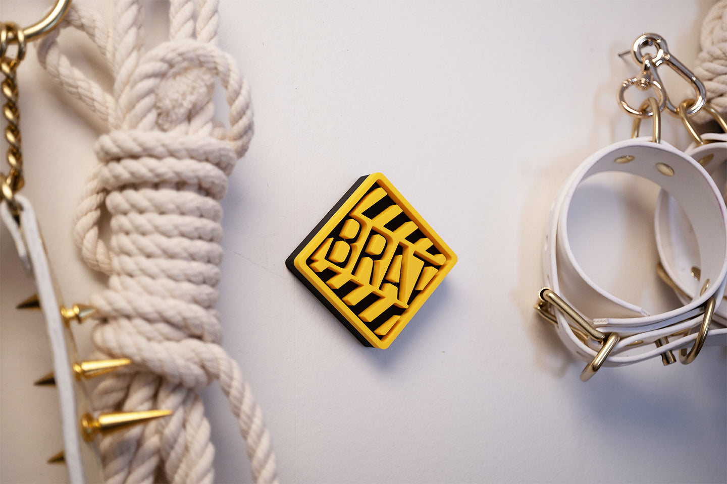 3D yellow hazard signs - Mini